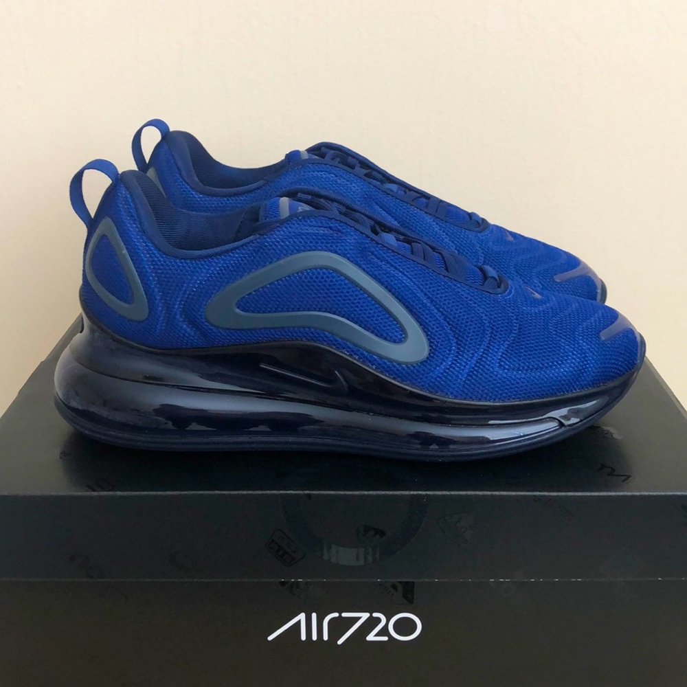 ‼️SOLD‼️💙💙NIKE AIR MAX 720 SNEAKERS💙💙 - Picture 1 of 7